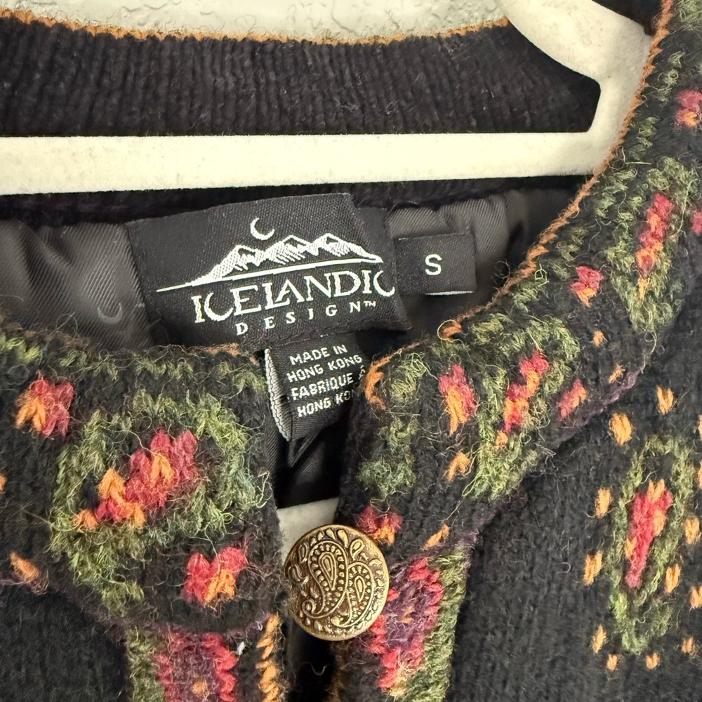 Authentic Icelandic designs sweater Jacket - Picture 2 of 5